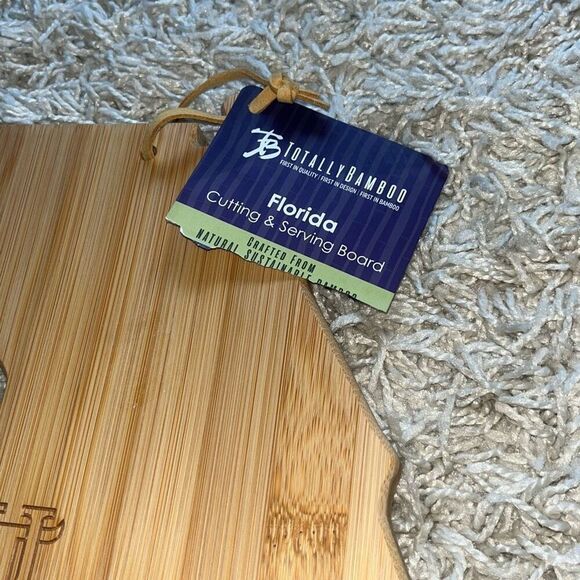 New Totally Bamboo State of Florida Shaped University of Tampa Serving Cutting B - Picture 3 of 9